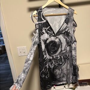 Black and Gray Floral Cold Shoulder Top 3X long sleeve